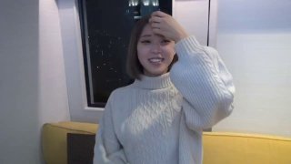 《我是探索者》乖巧極品顏值美妞，花臂紋身美腿，舔屌深喉表情享受，騎乘爆操，幹的太猛拔套想偷偷內射…